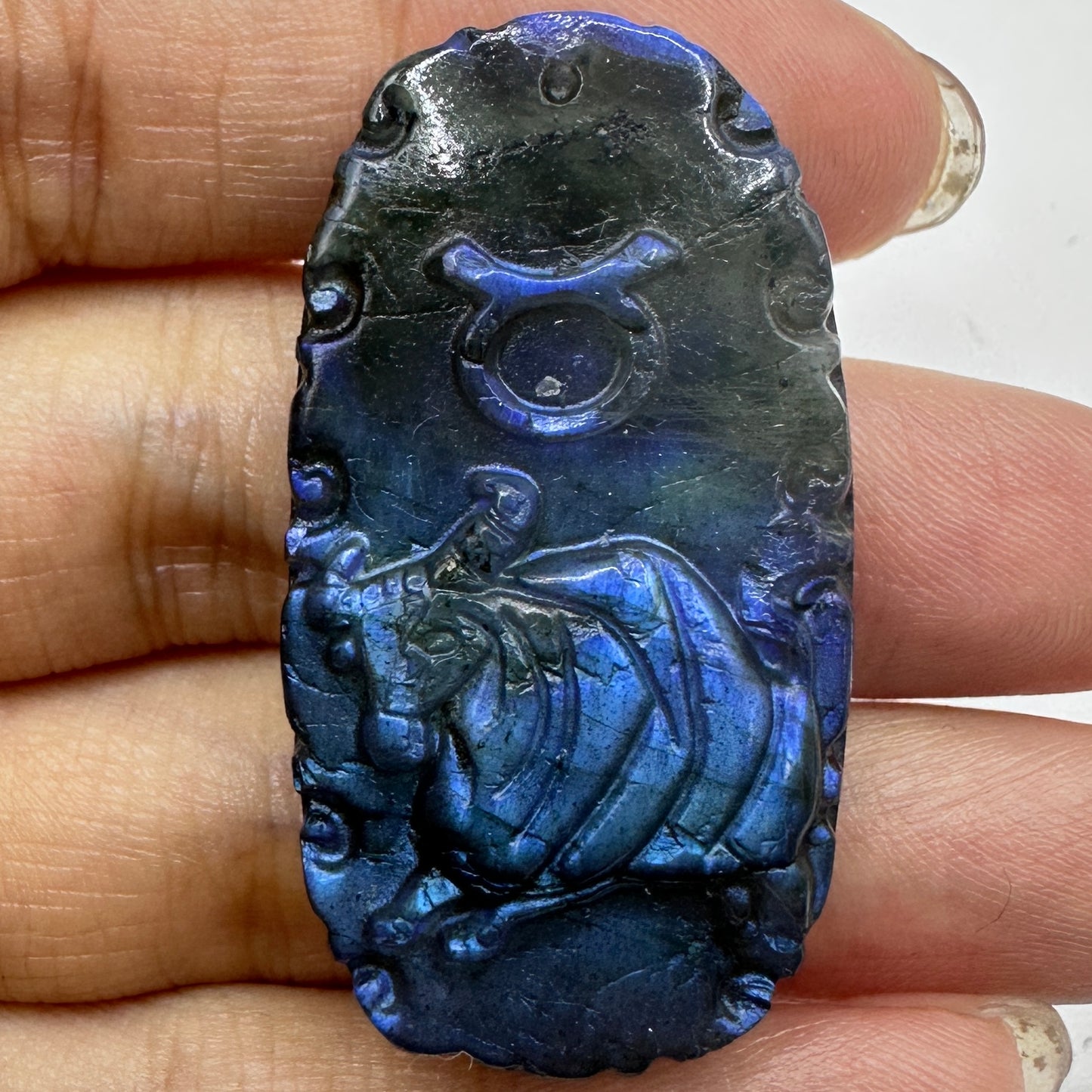 Zodiac Labradorite Plate, Antique-Style Zodiac Carving with Labradorescence. Zodiac Gemstone Plate, Natural Labradorite Sculpture