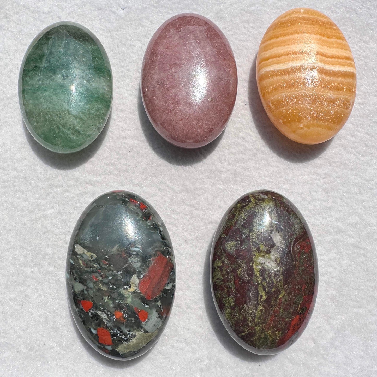 Natural African Bloodstone Oval Shape Palm Stones, Heliotrope, 5.5-6.5cm/2.17-2.56in Crystal Worry Stone