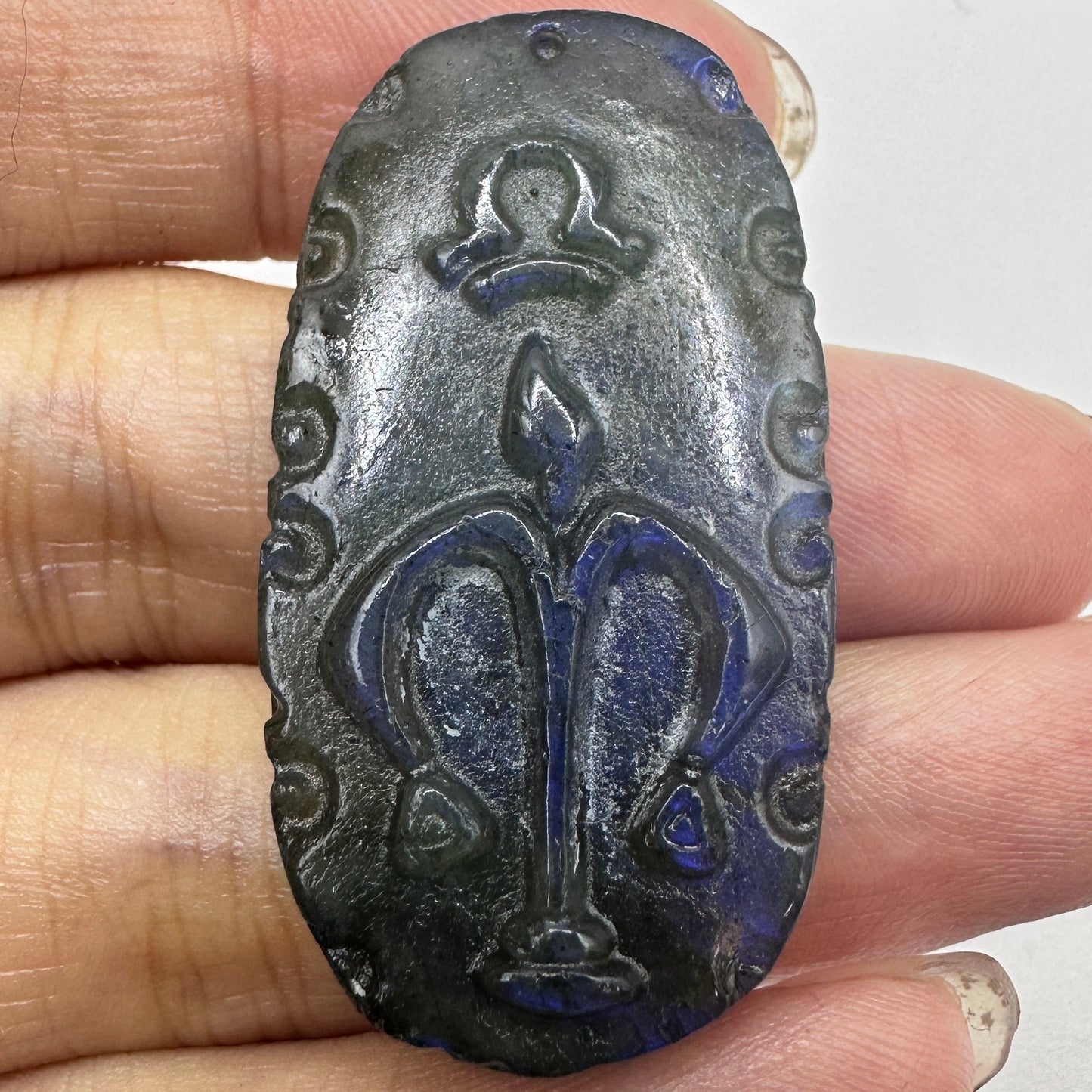 Zodiac Labradorite Plate, Antique-Style Zodiac Carving with Labradorescence. Zodiac Gemstone Plate, Natural Labradorite Sculpture