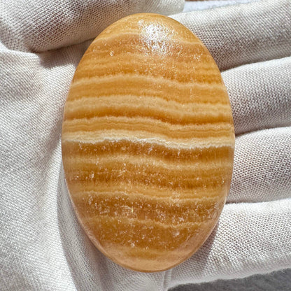 Natural Honey Calcite Oval Shape Palm Stones, 5.5-6.5cm/2.17-2.56in Crystal Worry Stone