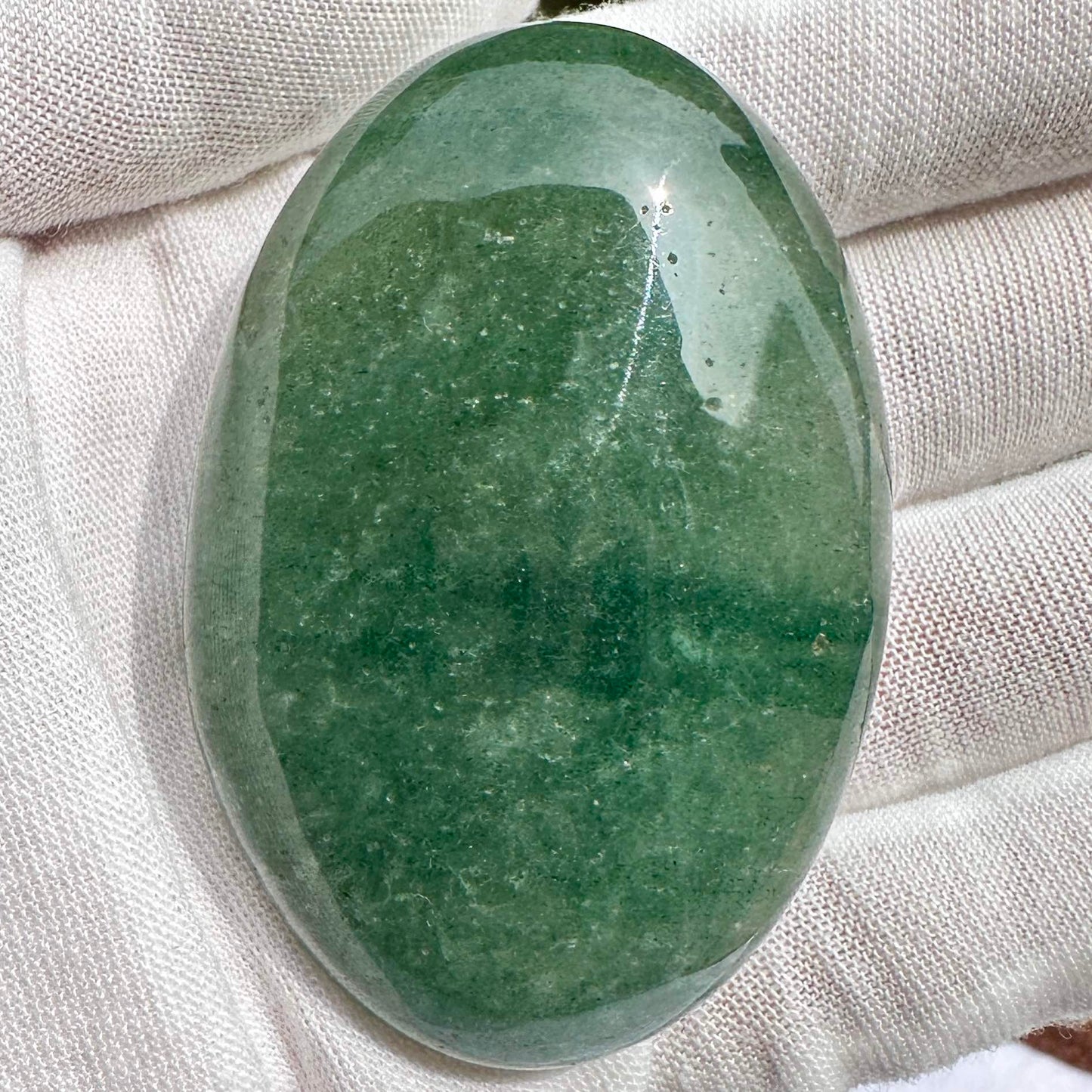 Natural Green Strawberry Quartz Oval Shape Palm Stones, 5.5-6.5cm/2.17-2.56in Crystal Palm Stone, Worry Stone