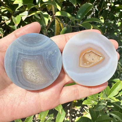 Natural Round Agate Slice with Geodes, Agate Carving with Geodes